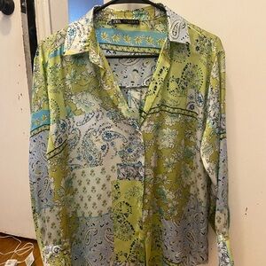 Women Zara satin feel button down blouse size xs